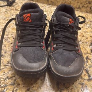 Five Ten Mountain Bike Shoes men’s 9 - Stealth - Freerider